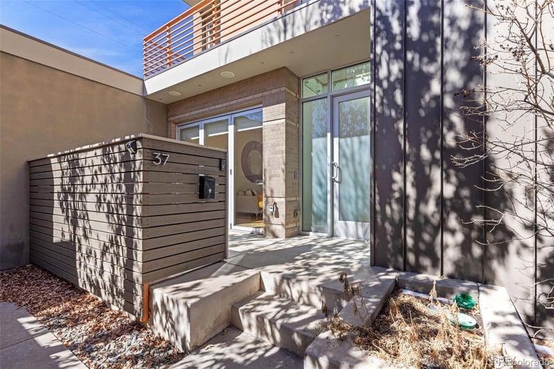 37 Ogden St, Denver, CO 80209