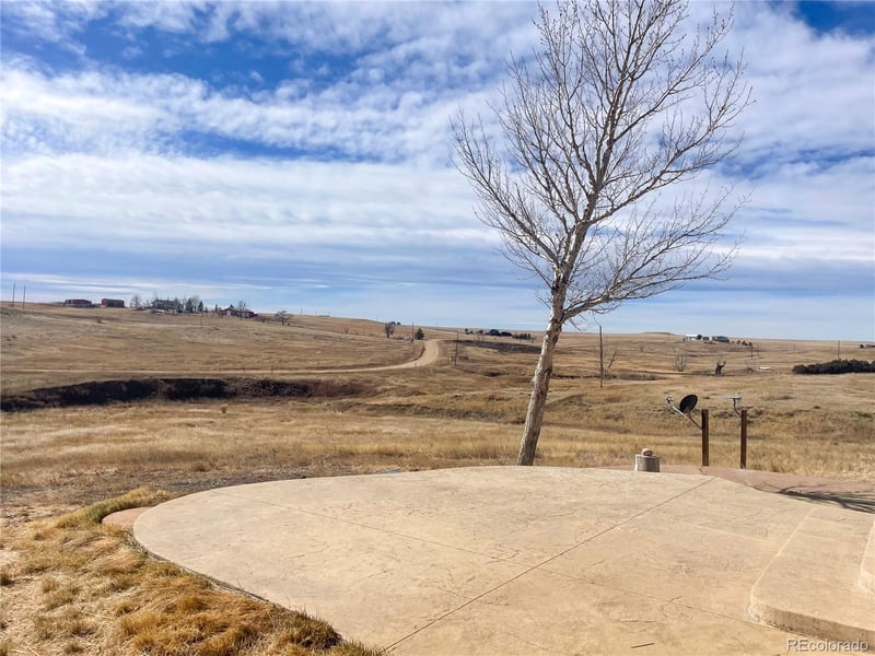 45005 Maplewood Dr, Bennett, CO 80102