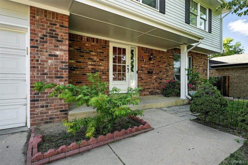 1341 Blackhawk Way, Aurora, CO 80012