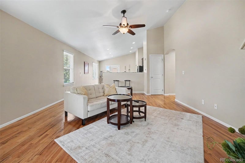 25445 4th Pl, Aurora, CO 80018