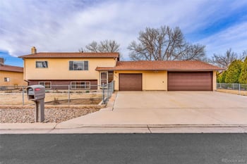 25451 Parkview Dr, Pueblo, CO 81006