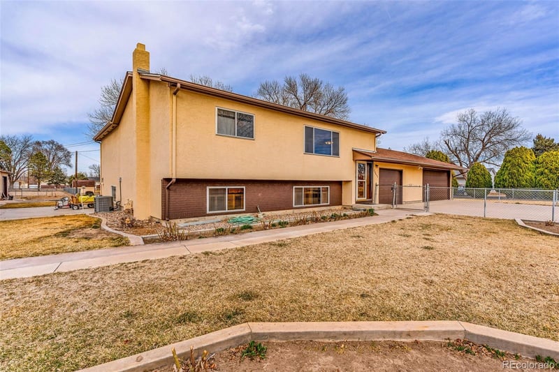 25451 Parkview Dr, Pueblo, CO 81006
