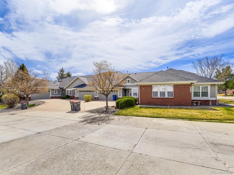 23682 E Links Pl, Aurora, CO 80016