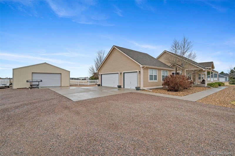 56600 41st Ave, Strasburg, CO 80136