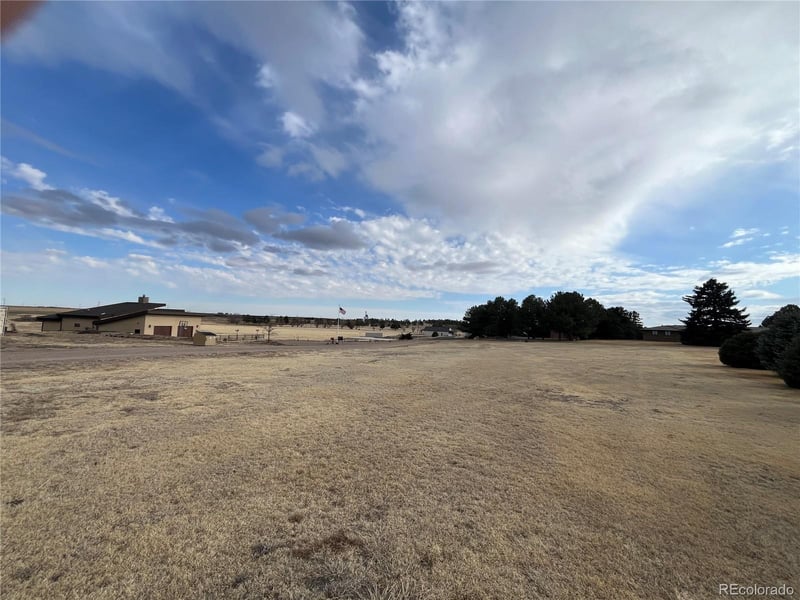 48600 Snead Dr, Burlington, CO 80807