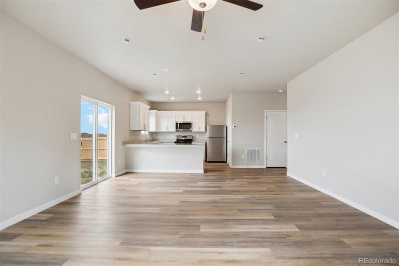 48200 Shetland Dr, Bennett, CO 80102