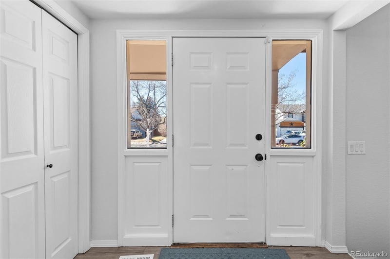 2042 Moline Way, Aurora, CO 80014