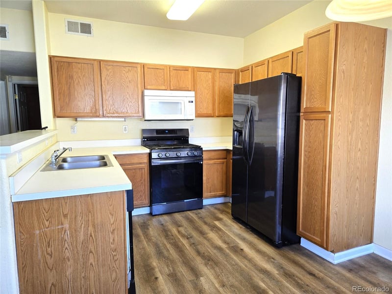 9984 Carolina Cir #101, Aurora, CO 80247