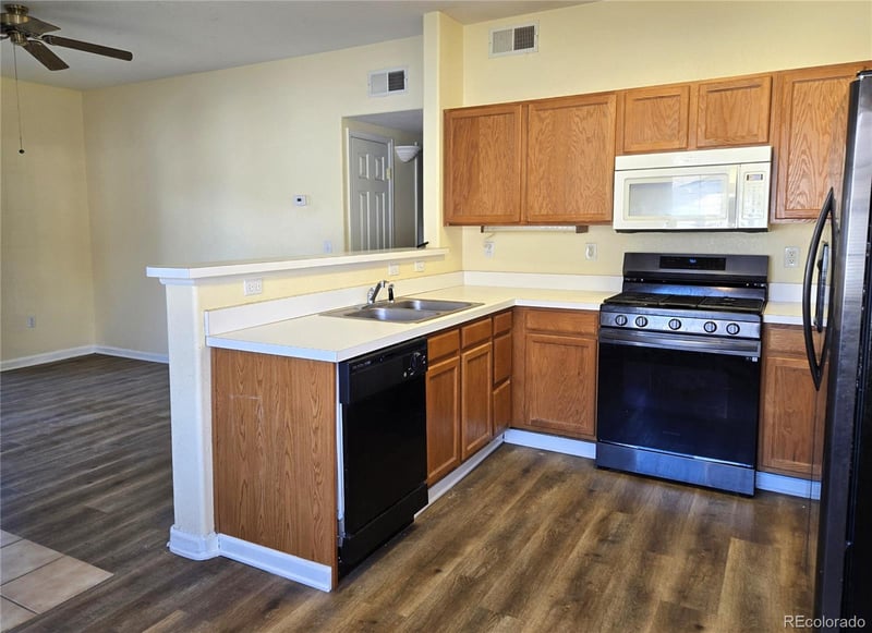 9984 Carolina Cir #101, Aurora, CO 80247