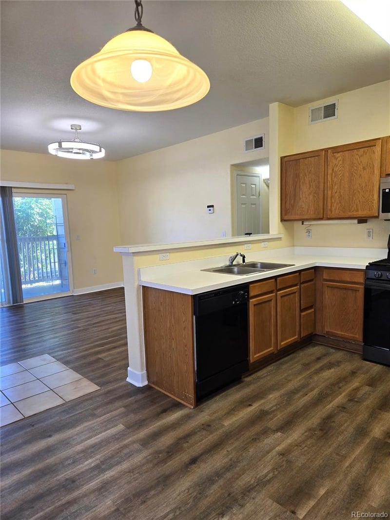 9984 Carolina Cir #101, Aurora, CO 80247