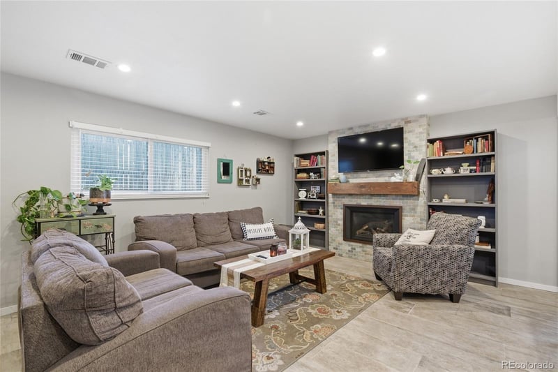 16662 Asbury Ave, Aurora, CO 80013