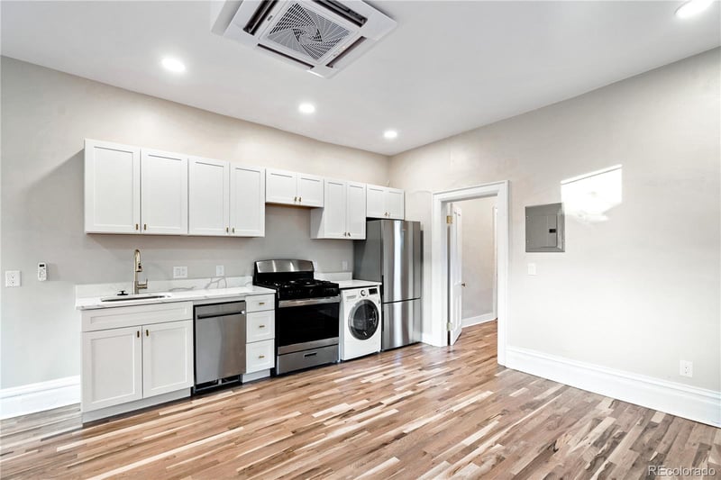 252 Lincoln St, Denver, CO 80203