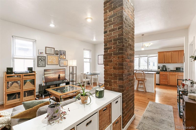 208 Lincoln St, Denver, CO 80209