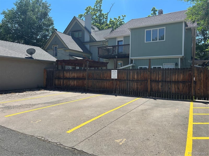 208 Lincoln St, Denver, CO 80209