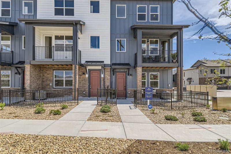 520 Luton Dr, Castle Pines, CO 80108