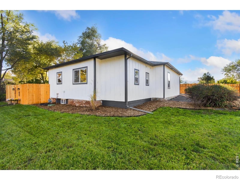 437 Clover Ln, Fort Collins, CO 80521