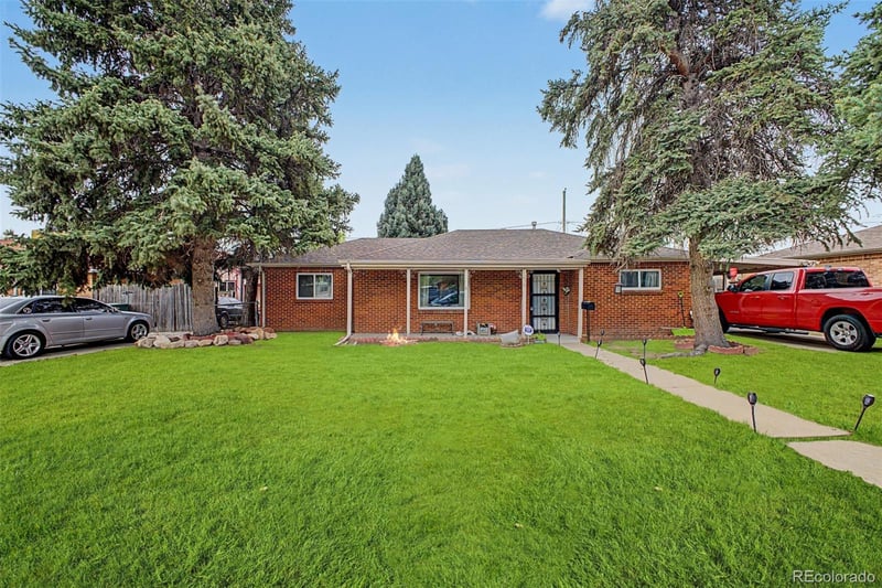 1050 Russell Blvd, Thornton, CO 80229