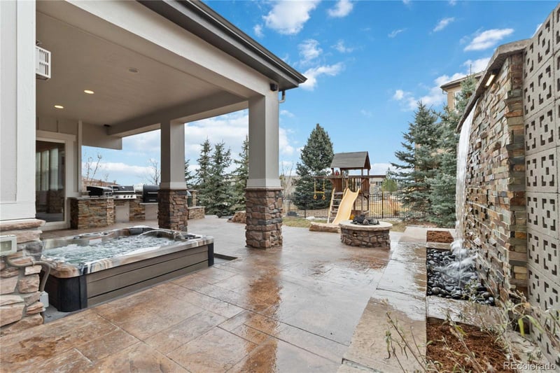 7878 Valleyhead Way, Aurora, CO 80016