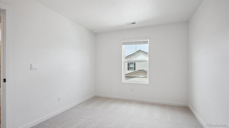 668 Ukraine St, Aurora, CO 80018