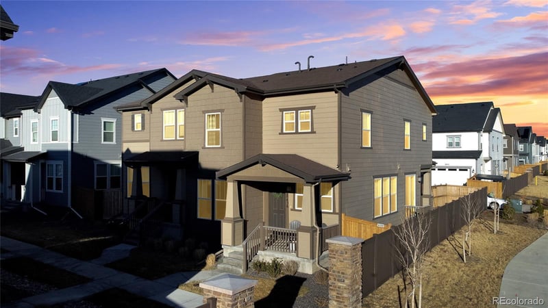 28436 6th Pl, Watkins, CO 80137