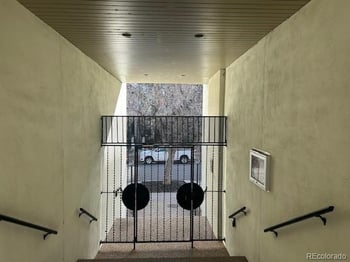 935 Pennsylvania St #12, Denver, CO 80203