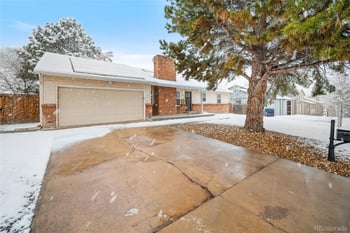 1481 Chambers Cir, Aurora, CO 80012