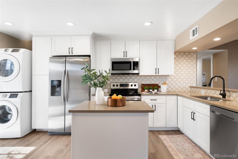 1030 Stuart St, Denver, CO 80204