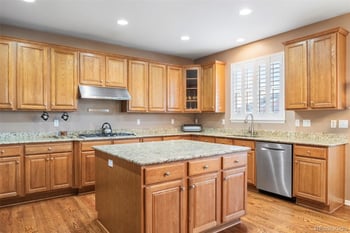 5748 Duquesne Ct, Aurora, CO 80016