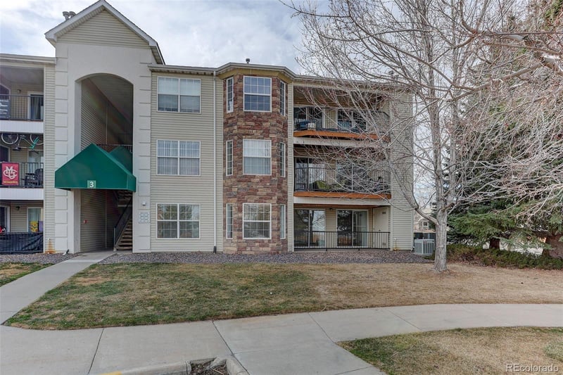 5667 Urban St #102, Littleton, CO 80127