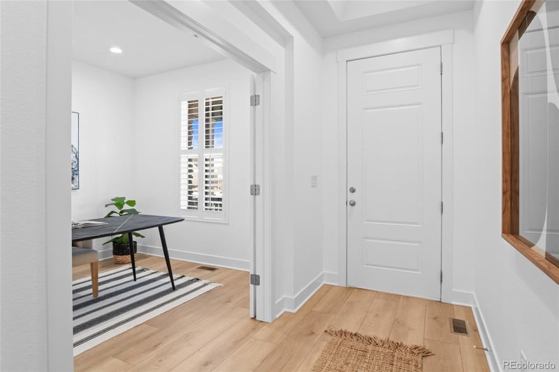 7950 Flat Rock Way, Aurora, CO 80016