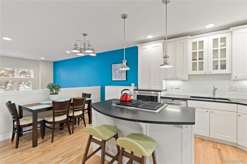 1651 Franklin St, Denver, CO 80218