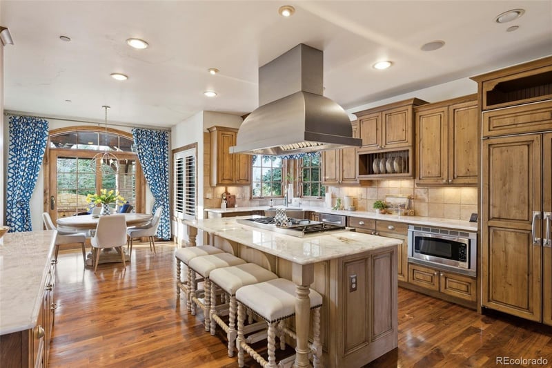 8745 Portico Ln, Longmont, CO 80503