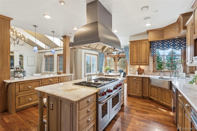 8745 Portico Ln, Longmont, CO 80503