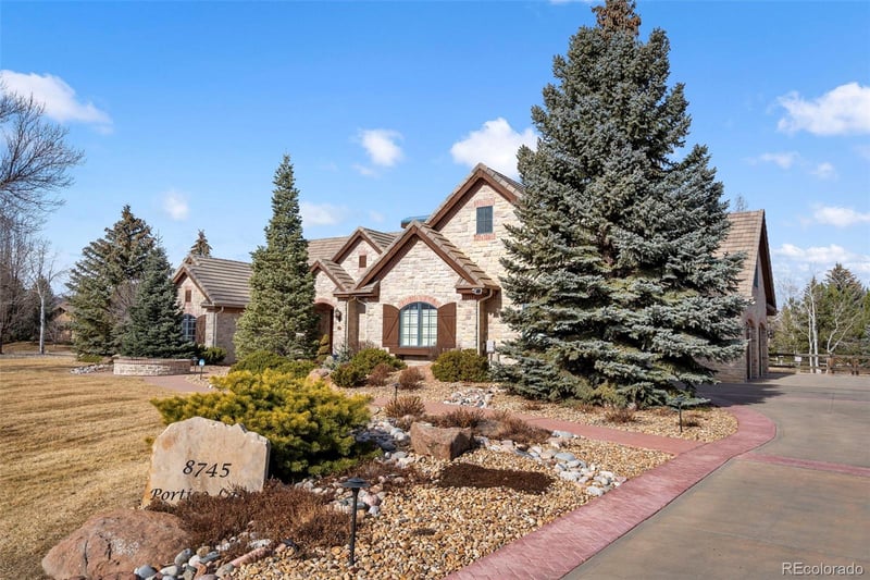 8745 Portico Ln, Longmont, CO 80503