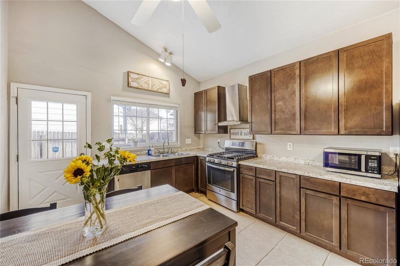 5692 75th Pl, Arvada, CO 80003