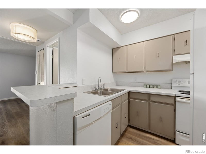 1705 Heatheridge Rd #L-105, Fort Collins, CO 80526