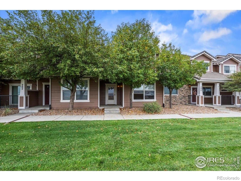 10449 Paris St #203, Commerce City, CO 80640