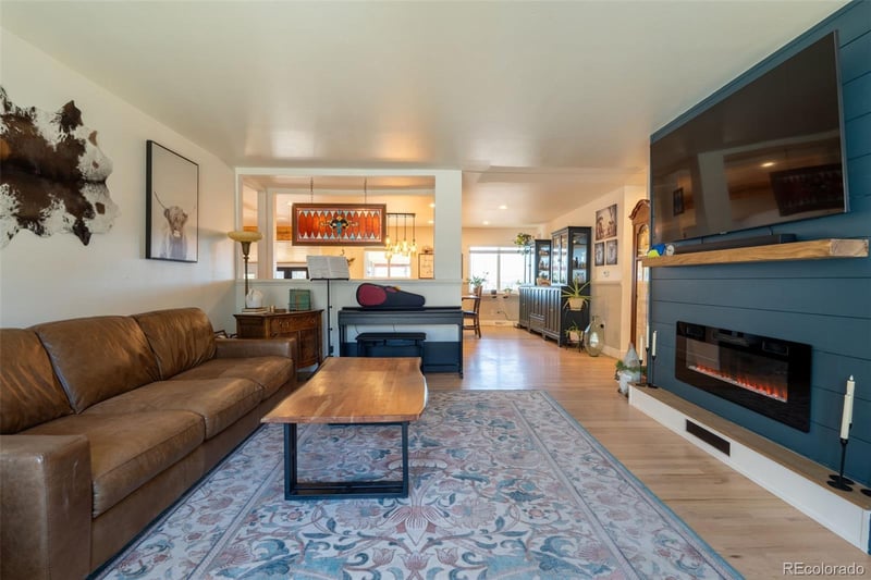 1898 Arbutus St, Lakewood, CO 80228