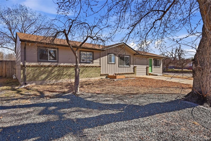 1090 Newark St, Aurora, CO 80012