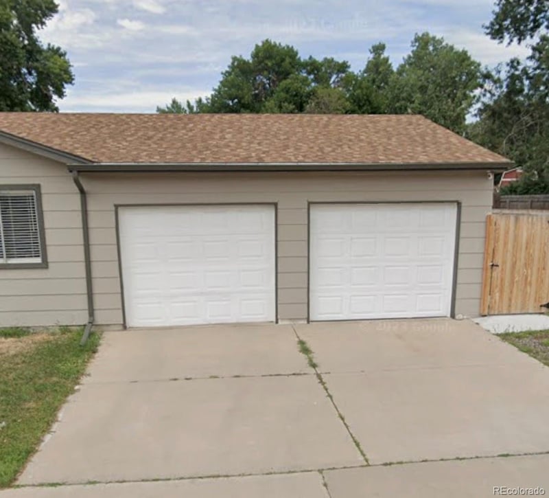 1090 Newark St, Aurora, CO 80012