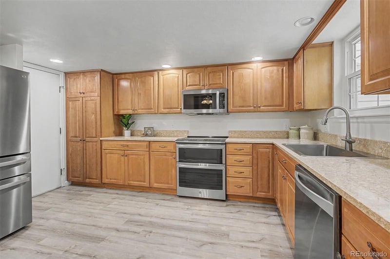 14305 Marina Dr #B, Aurora, CO 80014