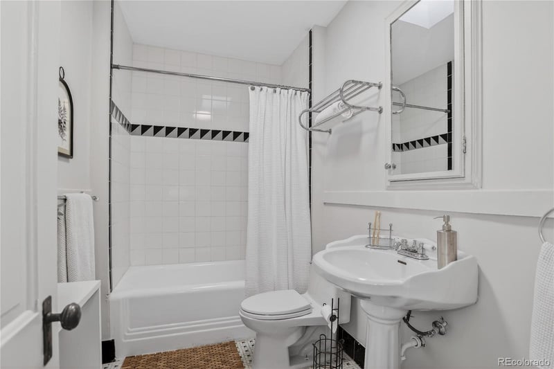 1902 17th Ave, Denver, CO 80206