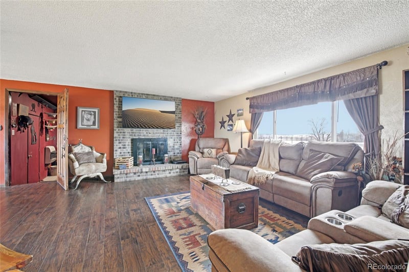 3704 County Road 4, Berthoud, CO 80513