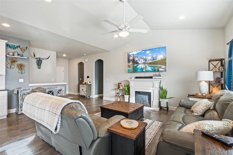 1410 Kings Crown Dr, Milliken, CO 80543