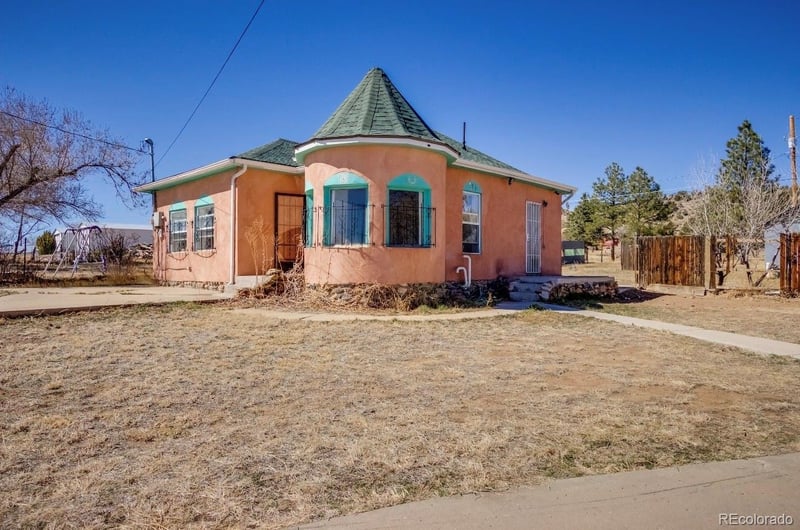 402 W Pine St, Walsenburg, CO 81089