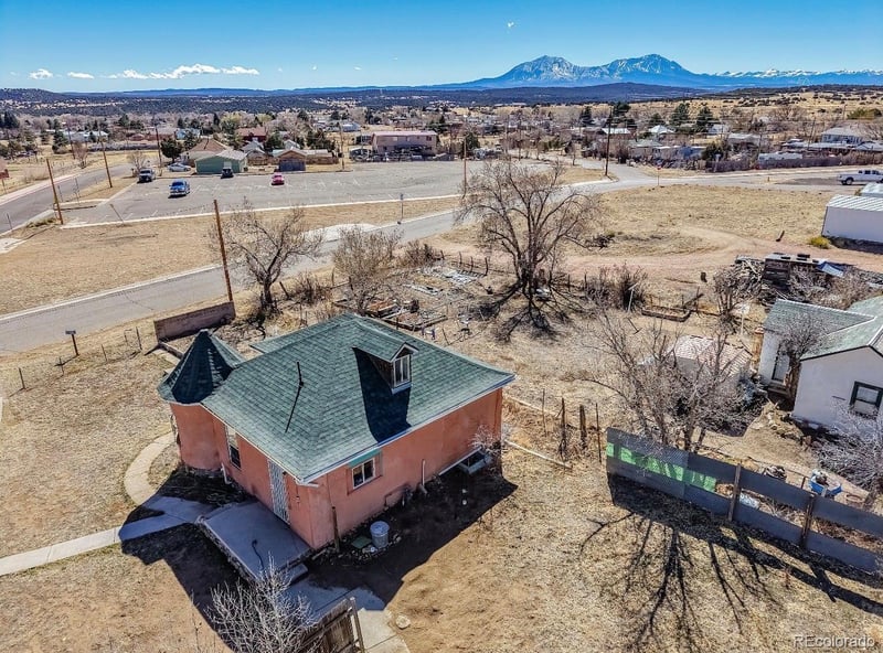 402 W Pine St, Walsenburg, CO 81089