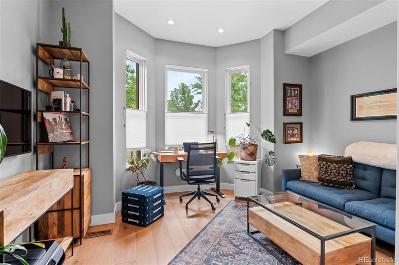 2880 Curtis St, Denver, CO 80205