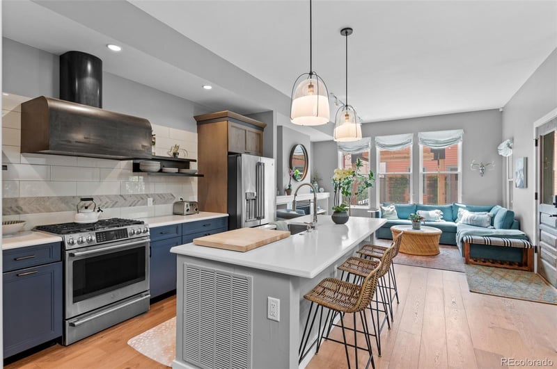 2880 Curtis St, Denver, CO 80205