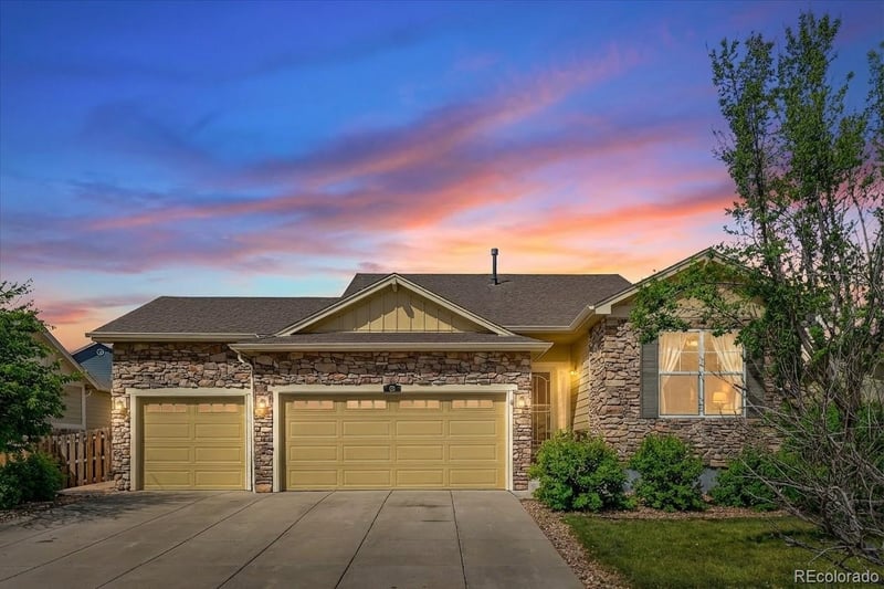 75 Newcastle Ct, Aurora, CO 80018