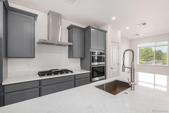 39 Ascent Trl, Englewood, CO 80112